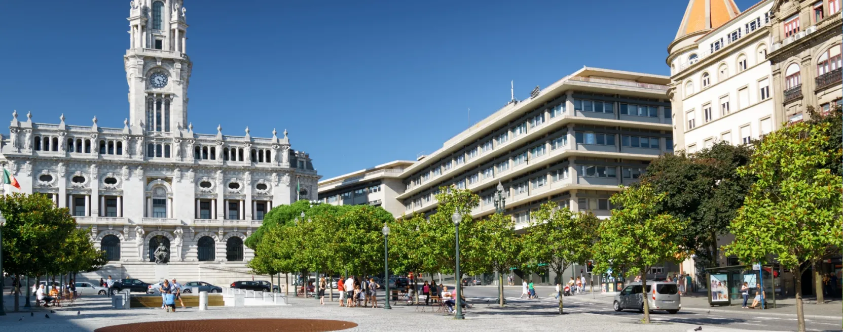 Praça dos Leões, com a Câmara Municipal do Porto ao fundo